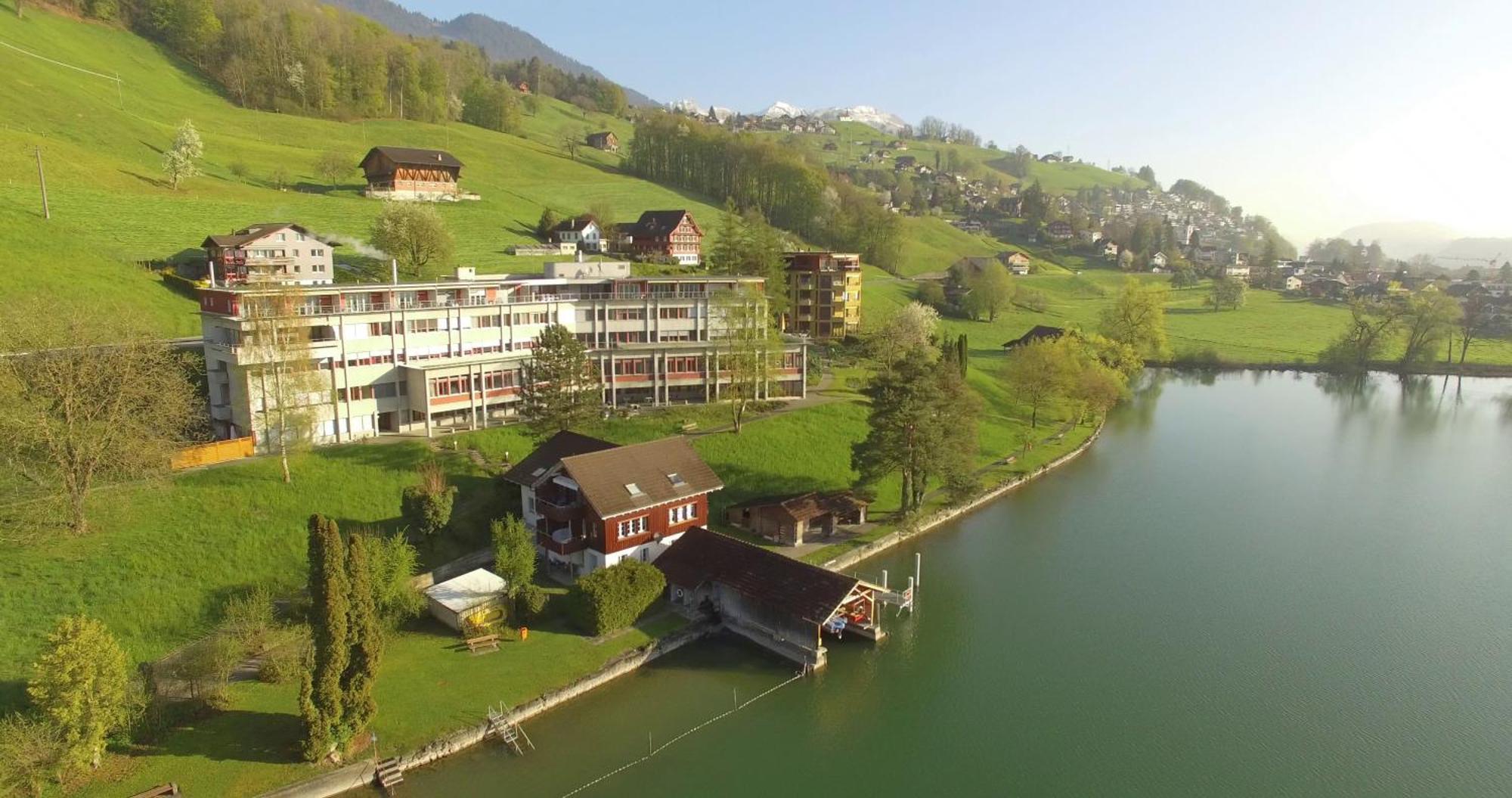 Hotel Kurhaus Am Sarnersee Зарнен Экстерьер фото